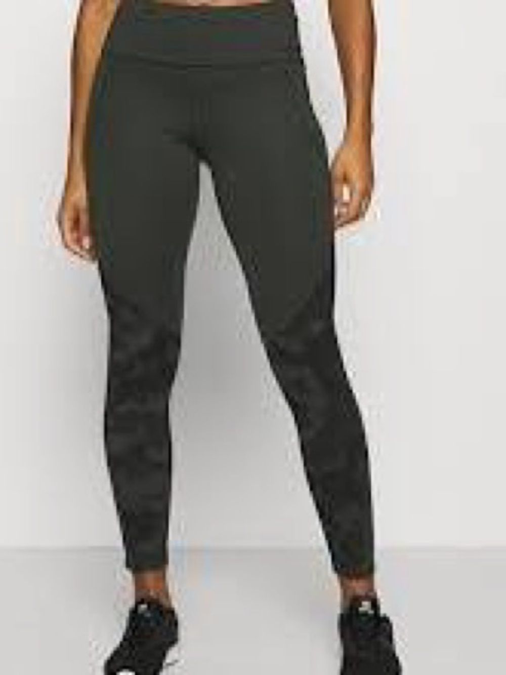 Under Armour Cold Gear Black Women's Camo-Print Joggers
